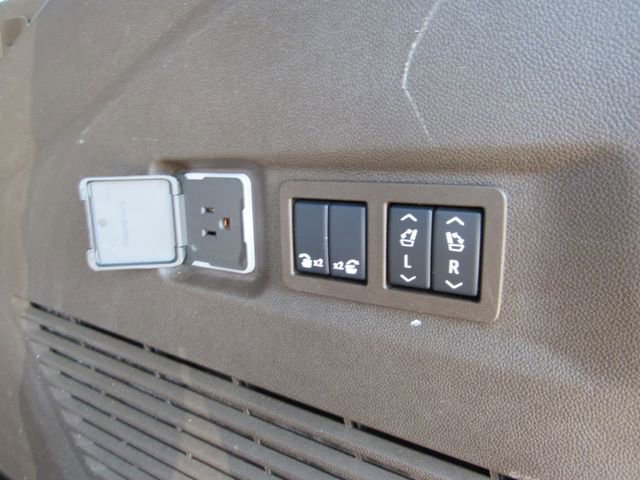 Certified 2025 GMC Yukon XL Elevation w/ Elevation Premium Package image 34