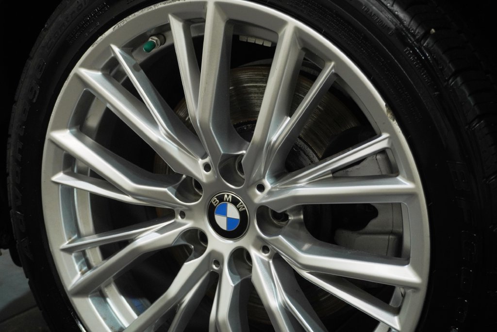 Used 2023 BMW 330i xDrive Sedan w/ Driving Assistance Package AWD/4WD image 9