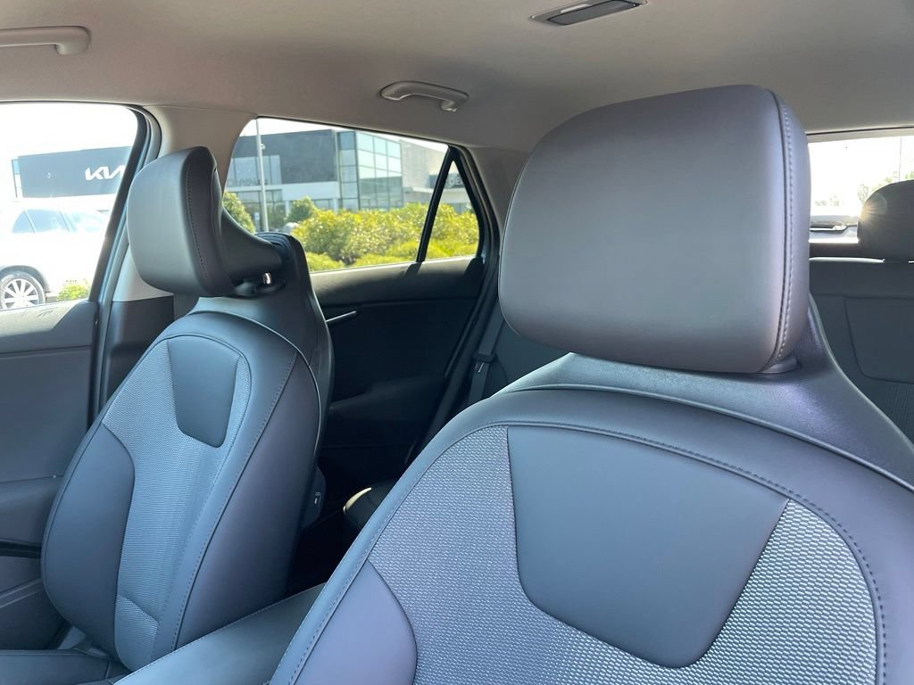 New 2026 Kia Niro EX FWD image 23