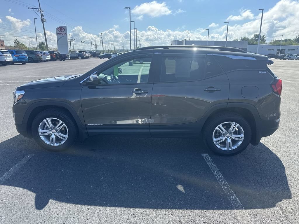 Used 2020 GMC Terrain SLE w/ Driver Convenience Package AWD/4WD image 5