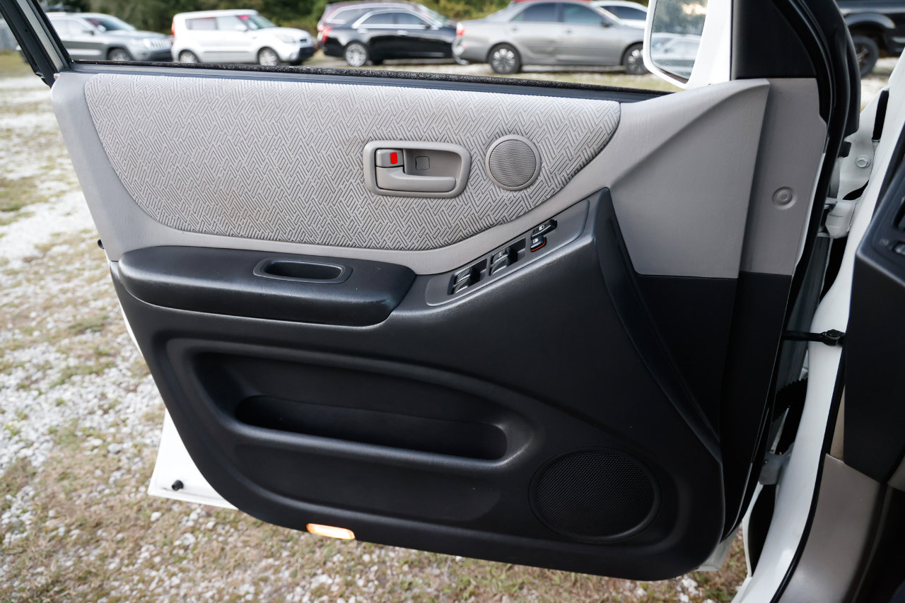 Used 2001 Toyota Highlander 2WD image 34