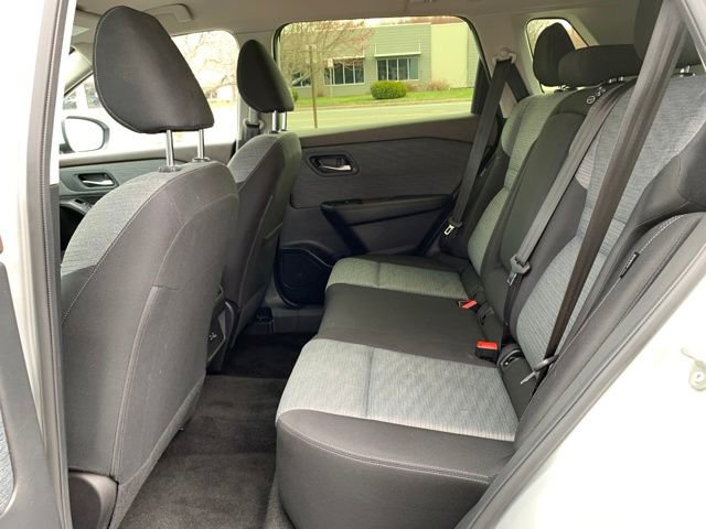 Used 2023 Nissan Rogue SV image 26