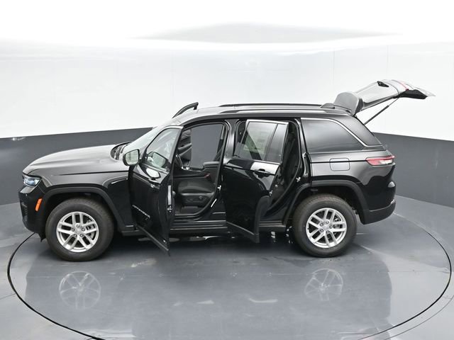 Used 2024 Jeep Grand Cherokee Laredo X image 50