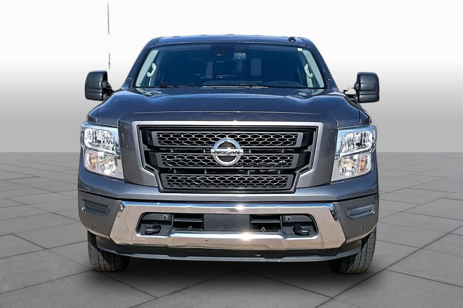 Used 2021 Nissan Titan SV w/ SV Convenience Package AWD/4WD image 3