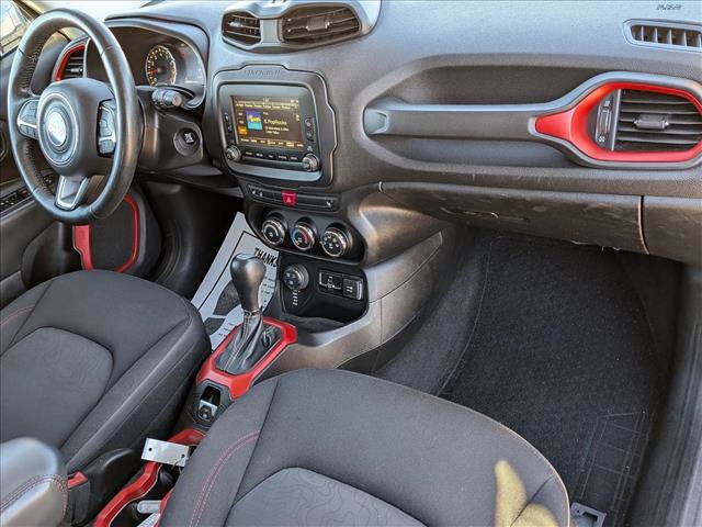 Used 2016 Jeep Renegade Trailhawk image 22