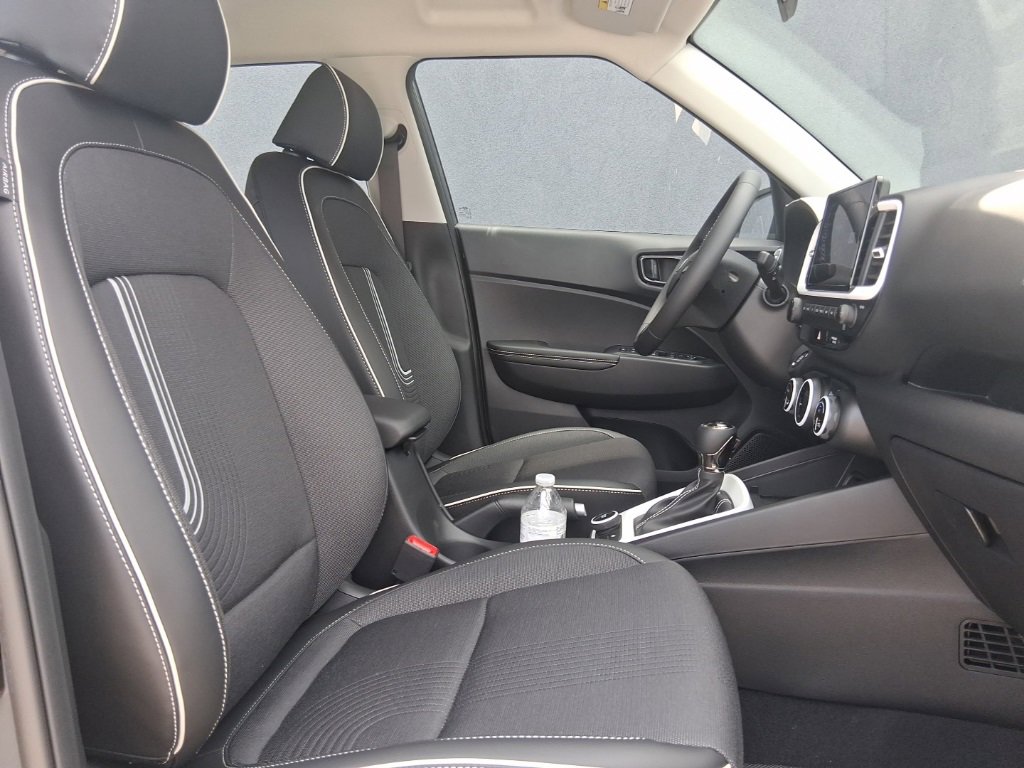 New 2025 Hyundai Venue Limited image 10