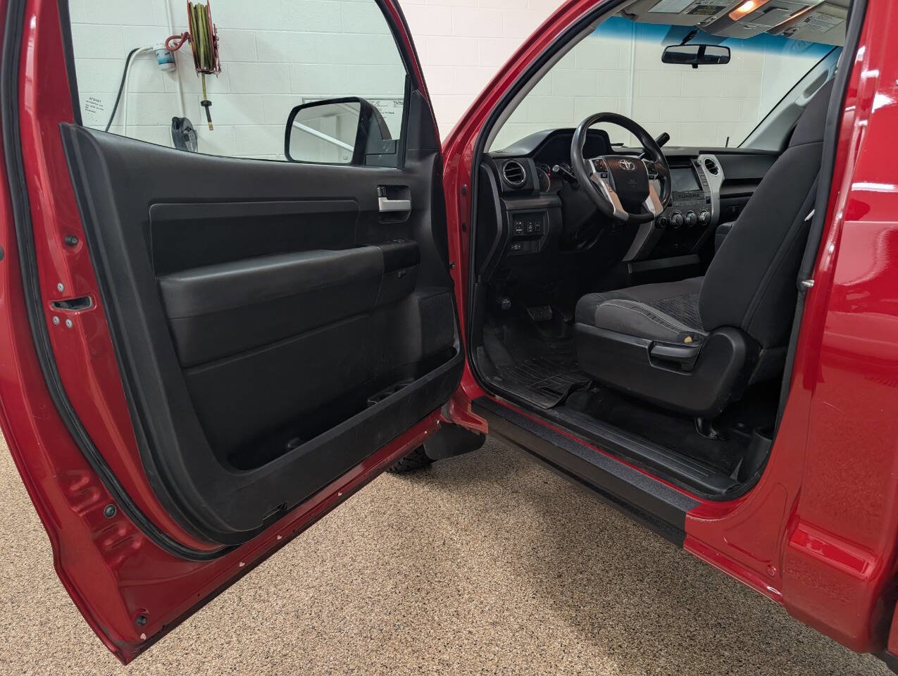 Used 2017 Toyota Tundra SR AWD/4WD image 6