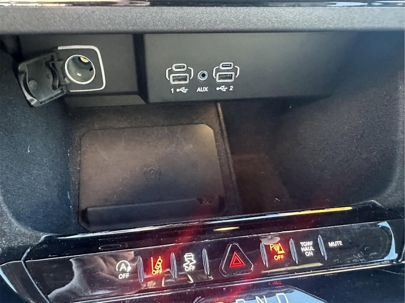 Used 2024 Jeep Wagoneer L Series II w/ Flexible Seating Group image 31
