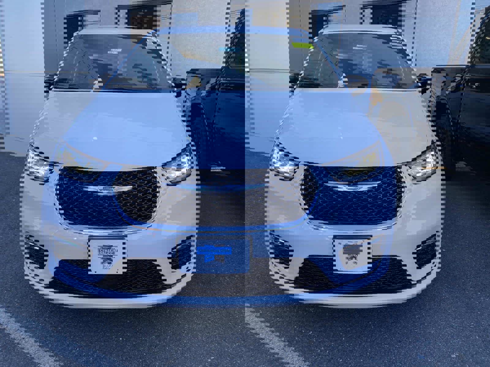 New 2026 Chrysler Pacifica Select FWD image 2