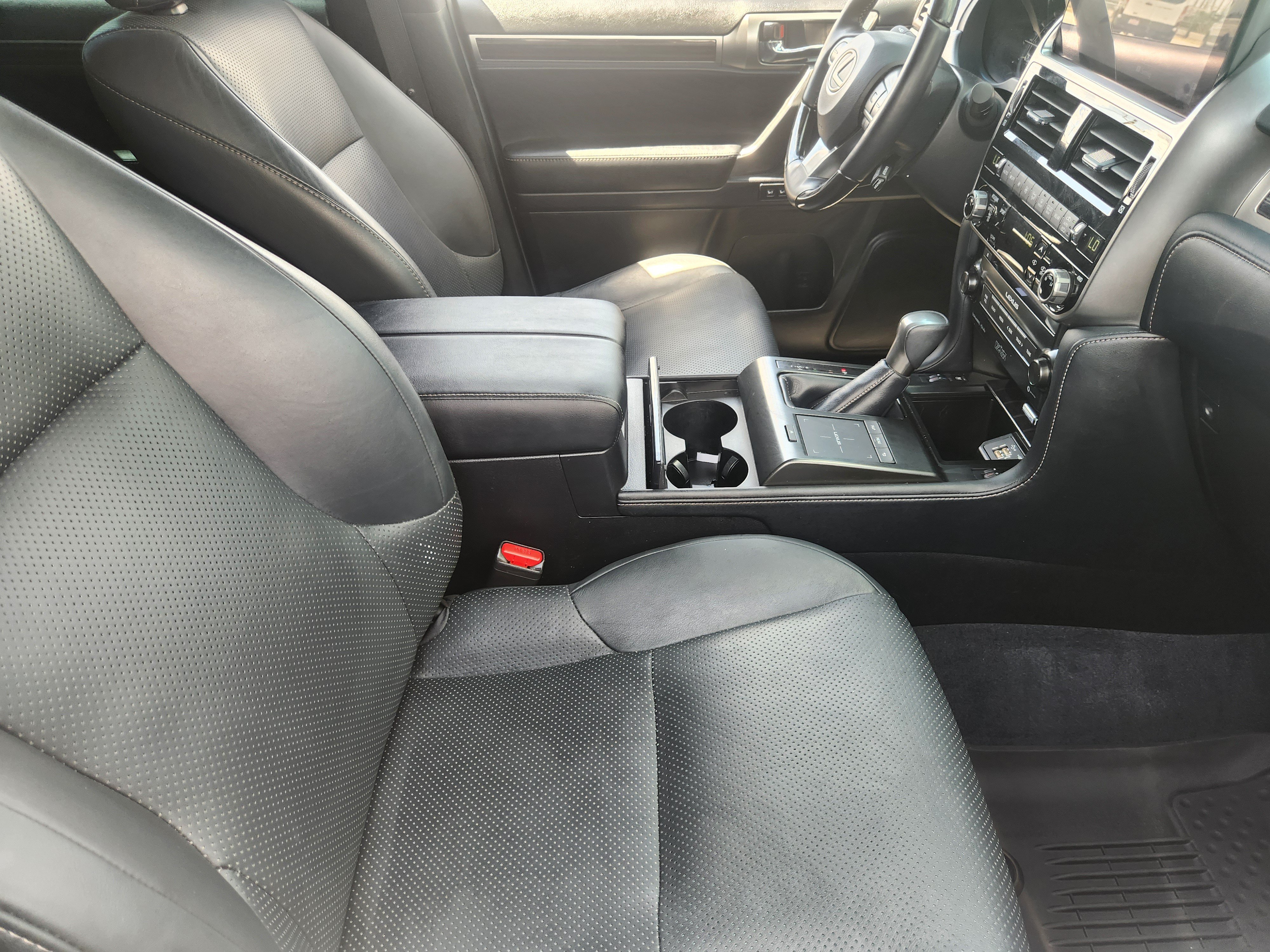 Used 2023 Lexus GX 460 Luxury w/ Sport Design Package AWD/4WD image 15