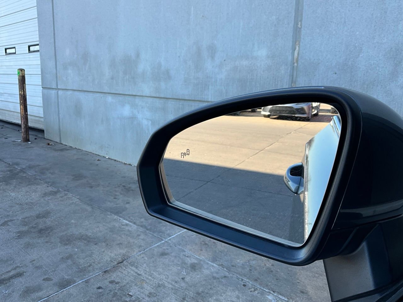 Used 2025 Volkswagen Taos SE image 19