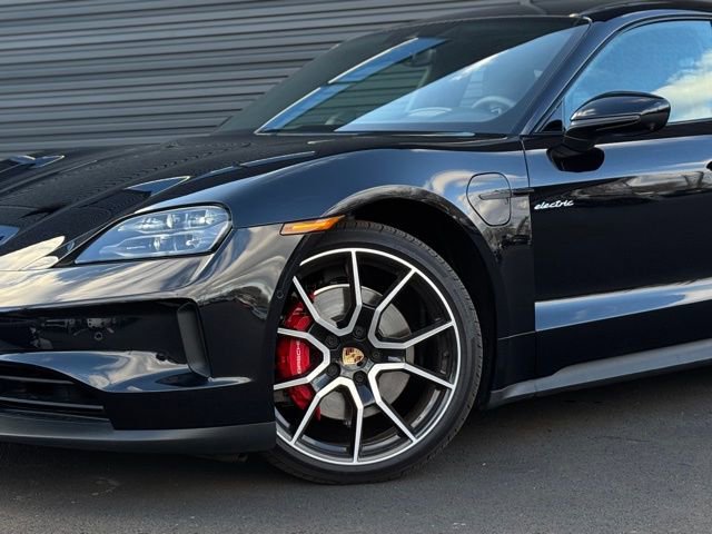 New 2025 Porsche Taycan 4S AWD/4WD image 13