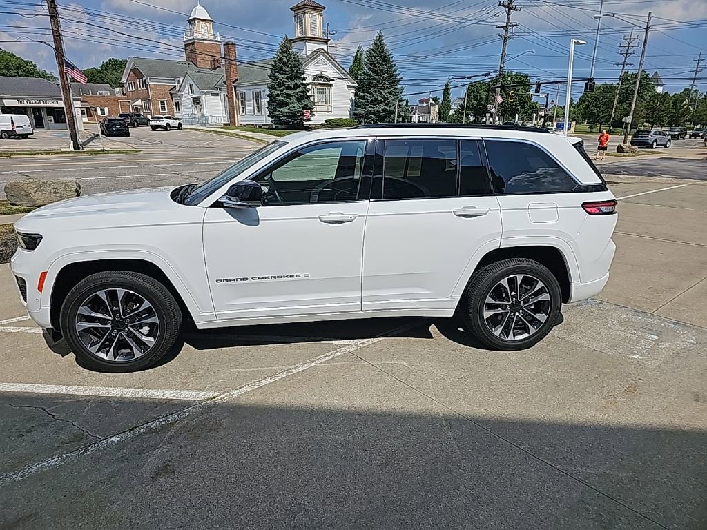 Certified 2024 Jeep Grand Cherokee Overland w/ Adv Protech Group III image 10