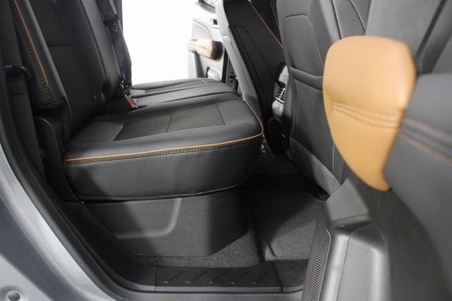 New 2026 GMC Canyon AT4 w/ Off-Road Front Bumper Package image 18