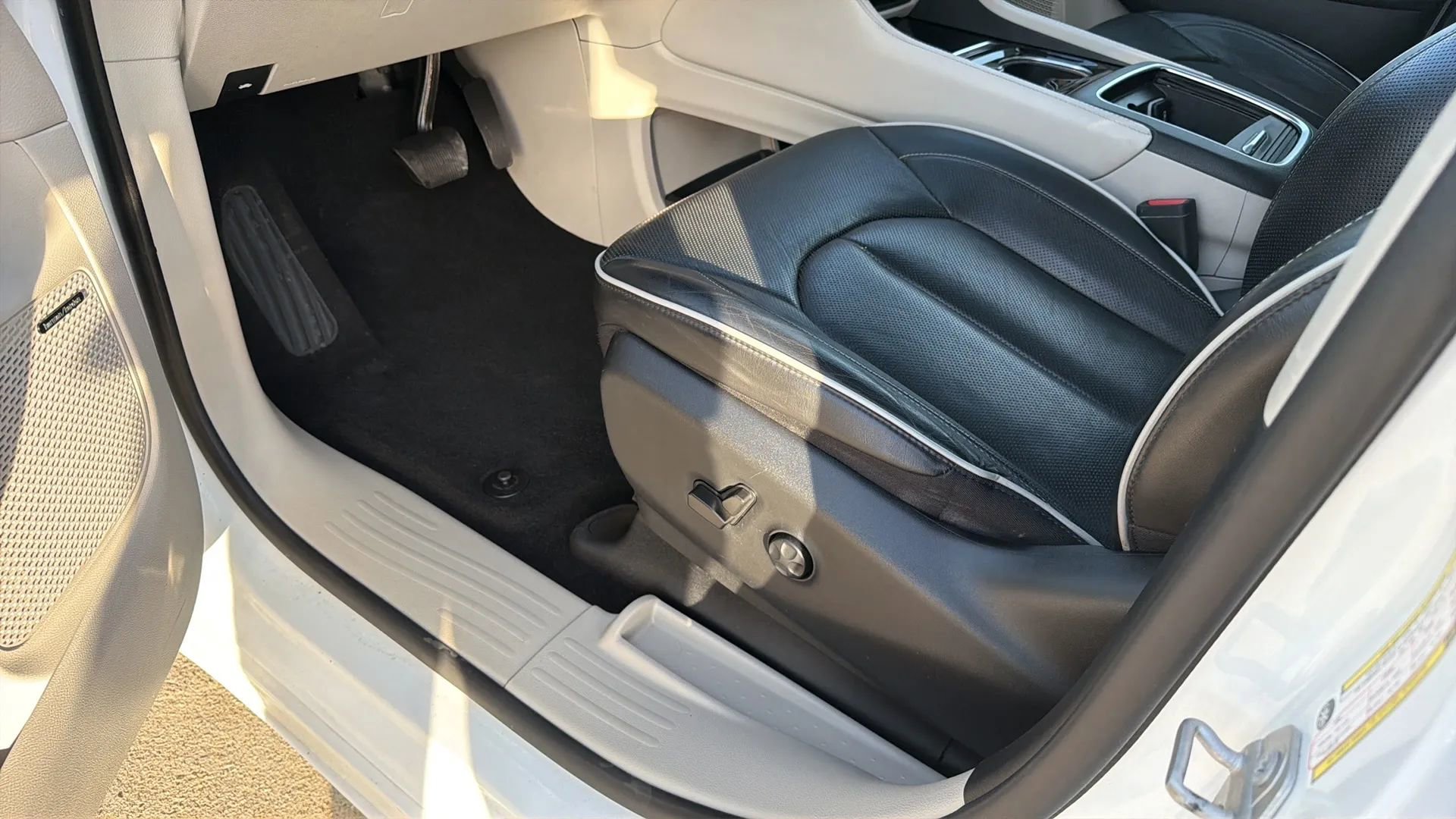 Used 2022 Chrysler Pacifica Limited image 81