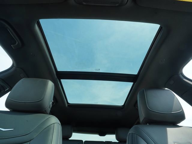 Used 2022 Cadillac XT5 Premium Luxury w/ LPO, Floor Liner Package AWD/4WD image 11