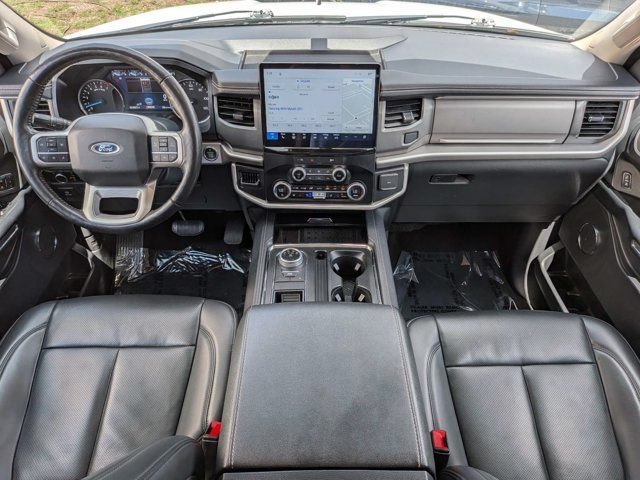 Used 2024 Ford Expedition XLT RWD image 15