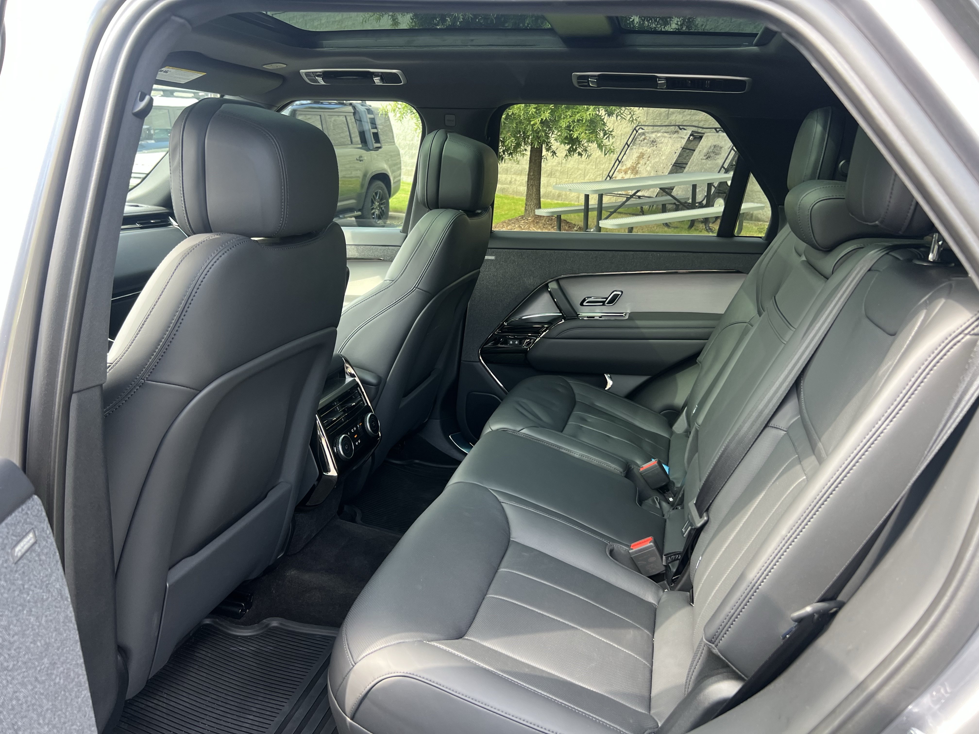 Certified 2025 Land Rover Range Rover Sport Dynamic SE AWD/4WD image 29
