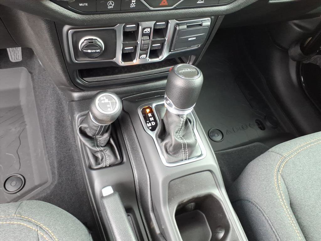 New 2025 Jeep Gladiator Sport image 16