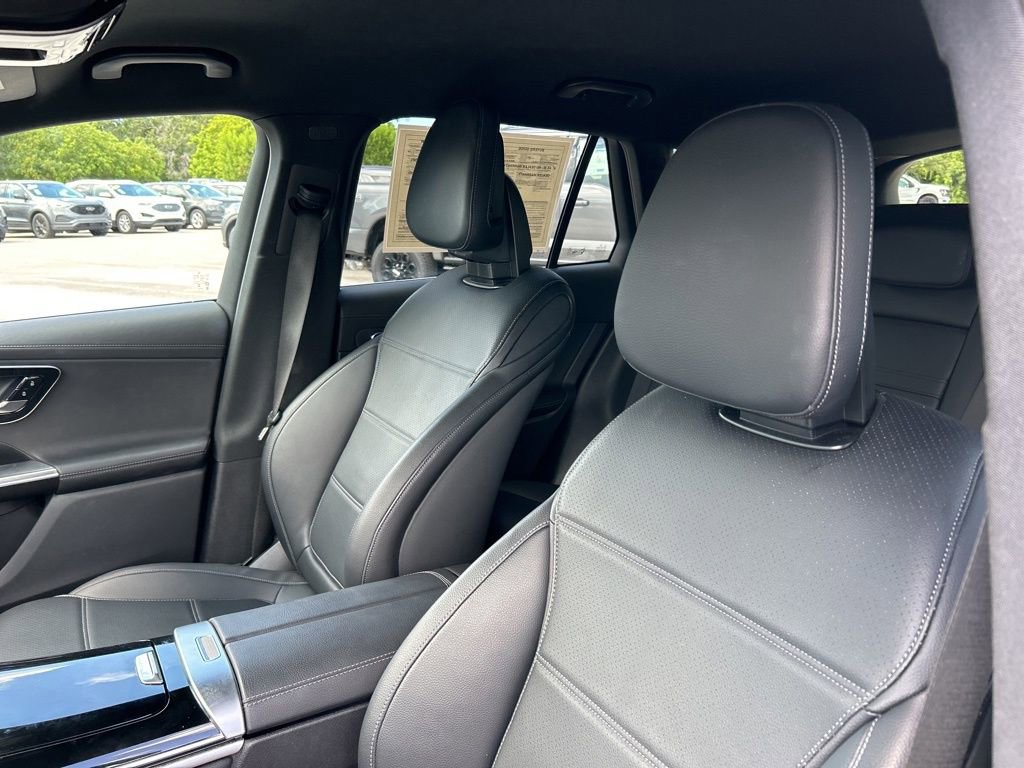 Used 2024 Mercedes-Benz GLC 300 4MATIC image 16