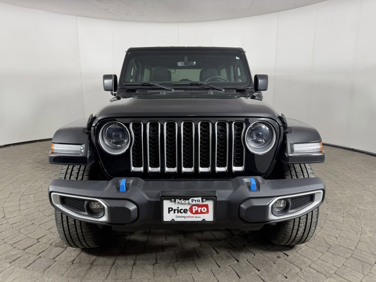 Used 2023 Jeep Wrangler Sahara w/ Cold Weather Group AWD/4WD image 2