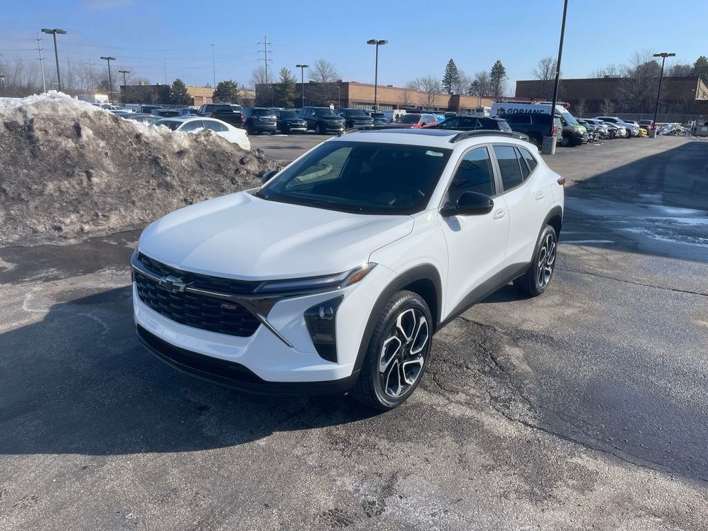 New 2026 Chevrolet Trax RS w/ Sunroof Package image 3