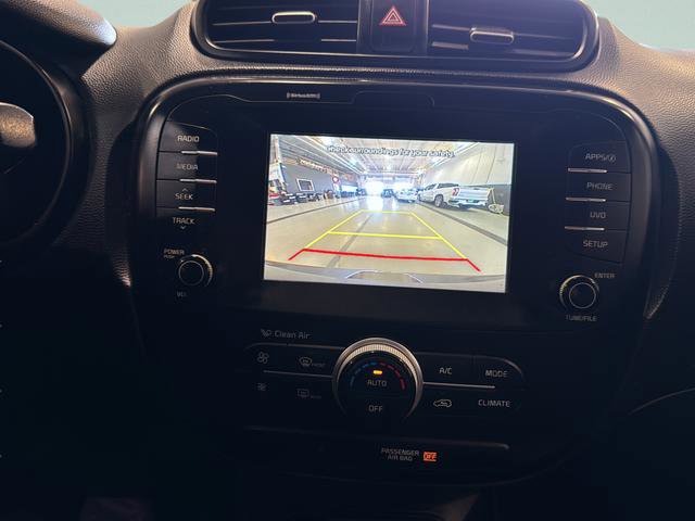 Used 2018 Kia Soul + FWD image 23