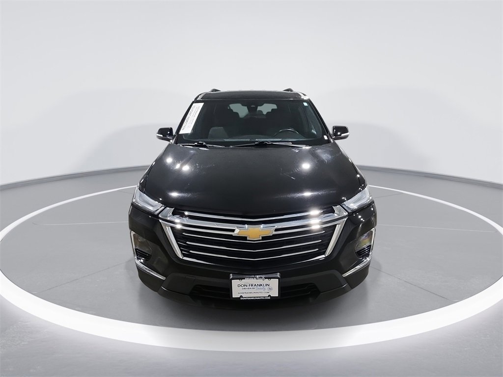 Used 2023 Chevrolet Traverse LT image 3