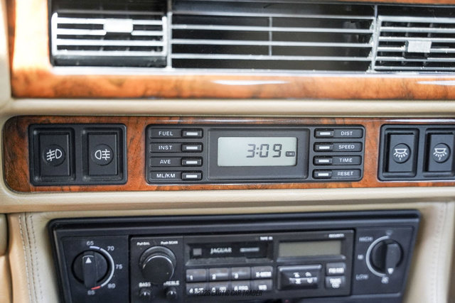 Used 1993 Jaguar XJS 4.0 Convertible RWD image 33
