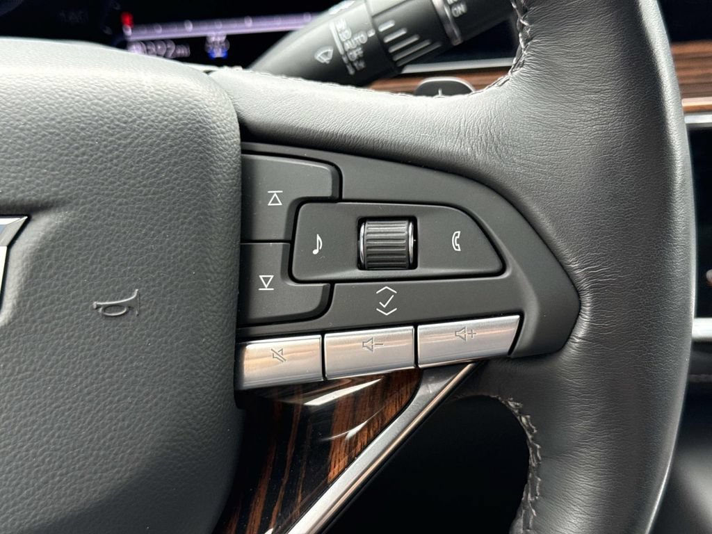 Used 2024 Cadillac Escalade ESV Premium Luxury w/ LPO, Floor Liner Package AWD/4WD image 37