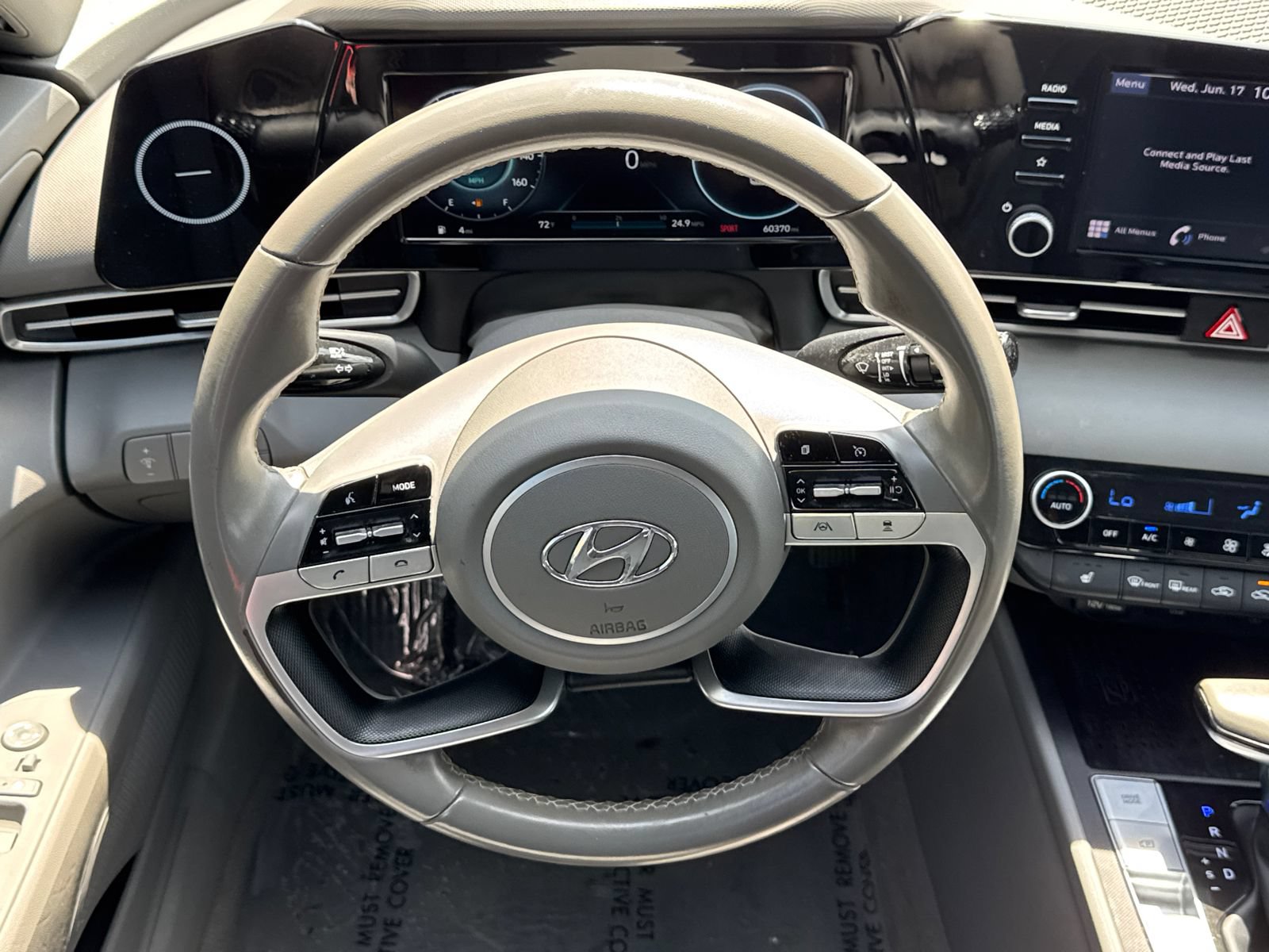 Used 2022 Hyundai Elantra SEL w/ Convenience Package FWD image 23