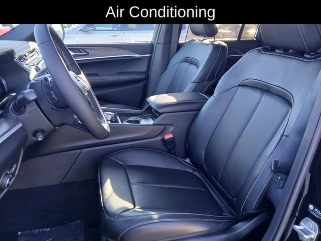 New 2025 Jeep Grand Cherokee Limited image 11