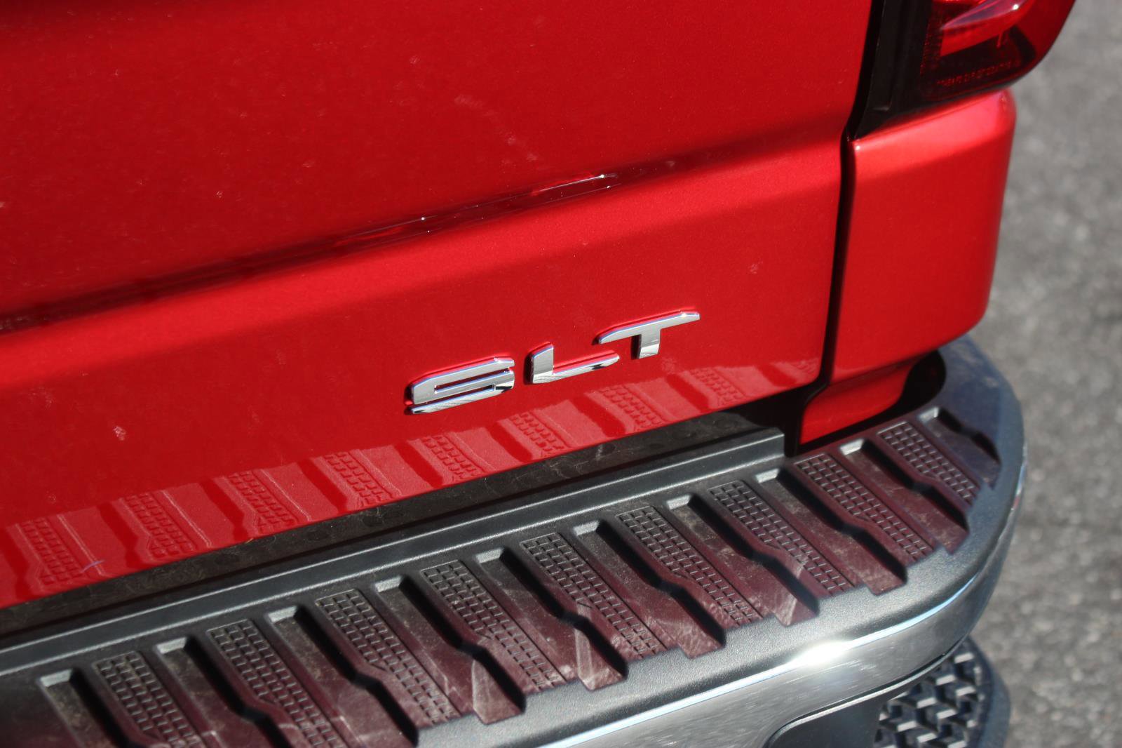 New 2026 GMC Sierra 1500 SLT w/ SLT Premium Plus Package image 13