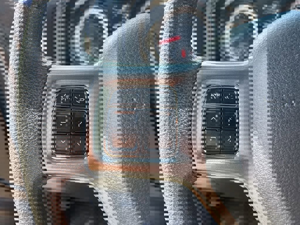 Used 2024 RAM 1500 Classic SLT image 7