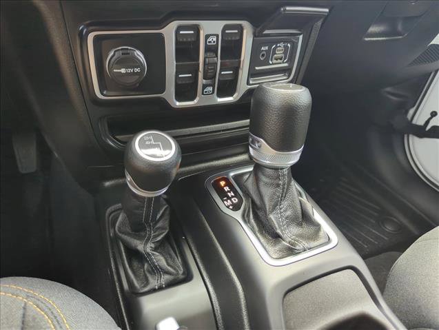 Used 2025 Jeep Gladiator Sport image 10