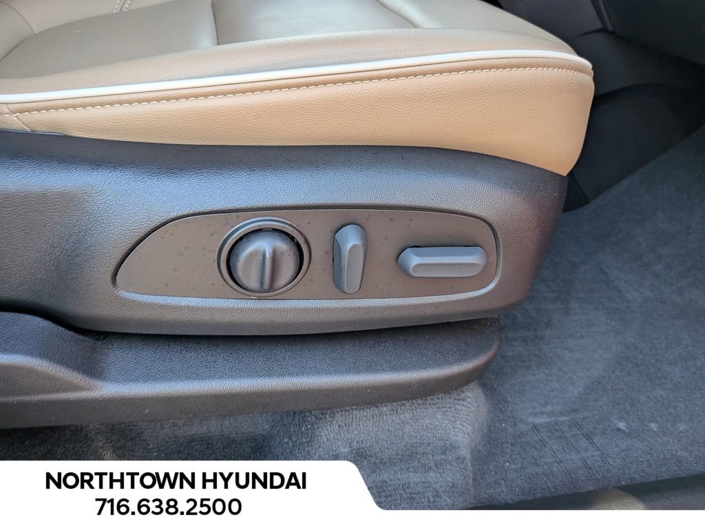 Used 2023 Chevrolet Traverse Premier w/ LPO, Floor Liner Package AWD/4WD image 43