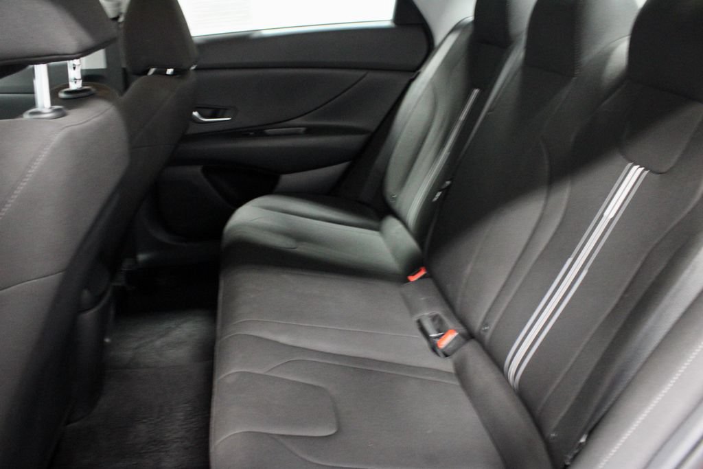 Certified 2024 Hyundai Elantra SEL FWD image 23