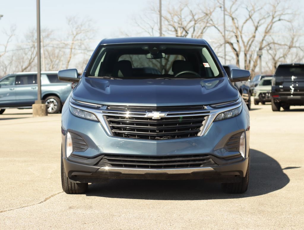 Used 2024 Chevrolet Equinox LT w/ LPO, Floor Liner Package FWD image 2