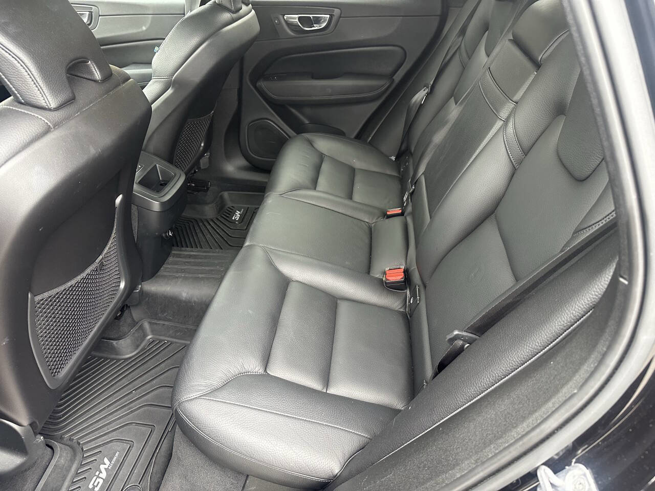 Used 2019 Volvo XC60 T6 Momentum w/ Premium Package AWD/4WD image 19