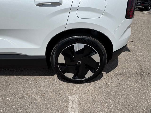 New 2025 Volvo EX30 Plus w/ Protection Package Premier image 8