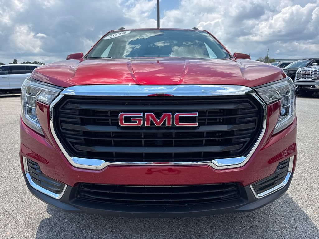 Used 2024 GMC Terrain SLE w/ Driver Convenience Package FWD image 10