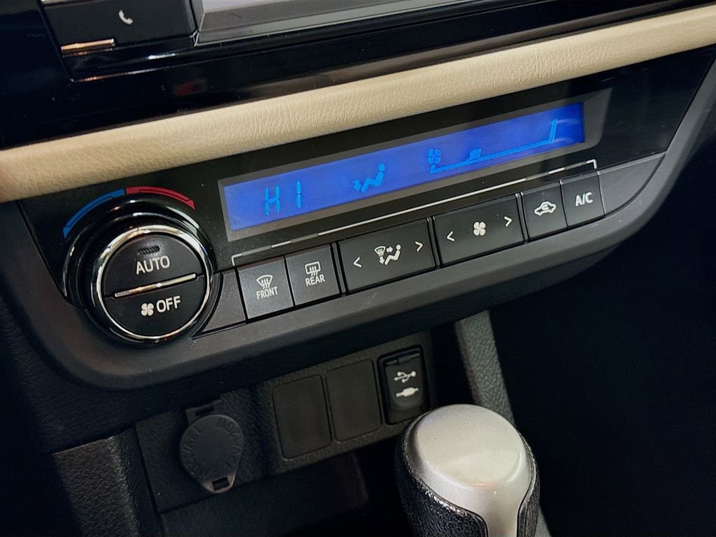 Used 2014 Toyota Corolla LE image 14
