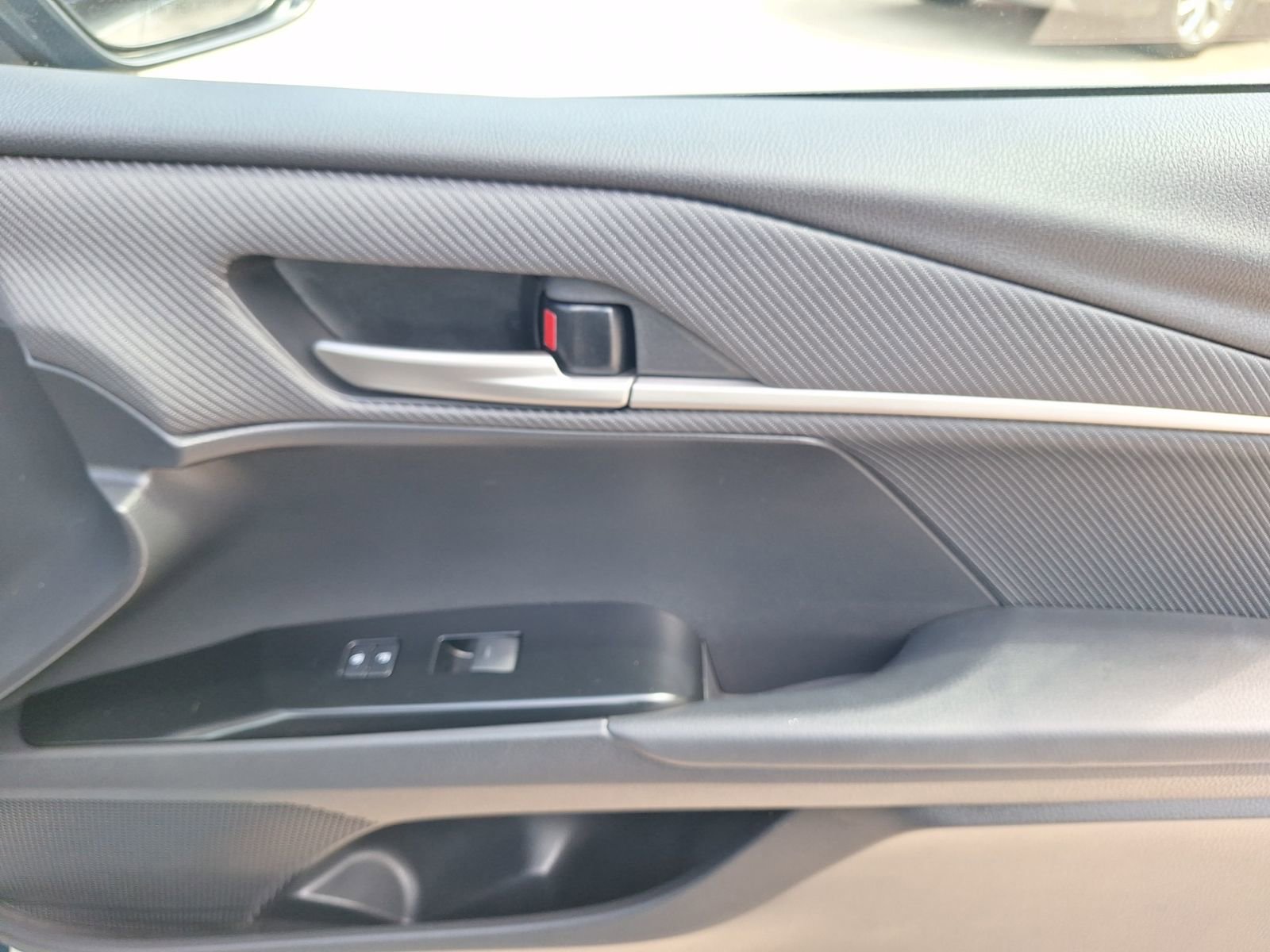 Used 2025 Toyota Camry SE w/ Convenience Package FWD image 33