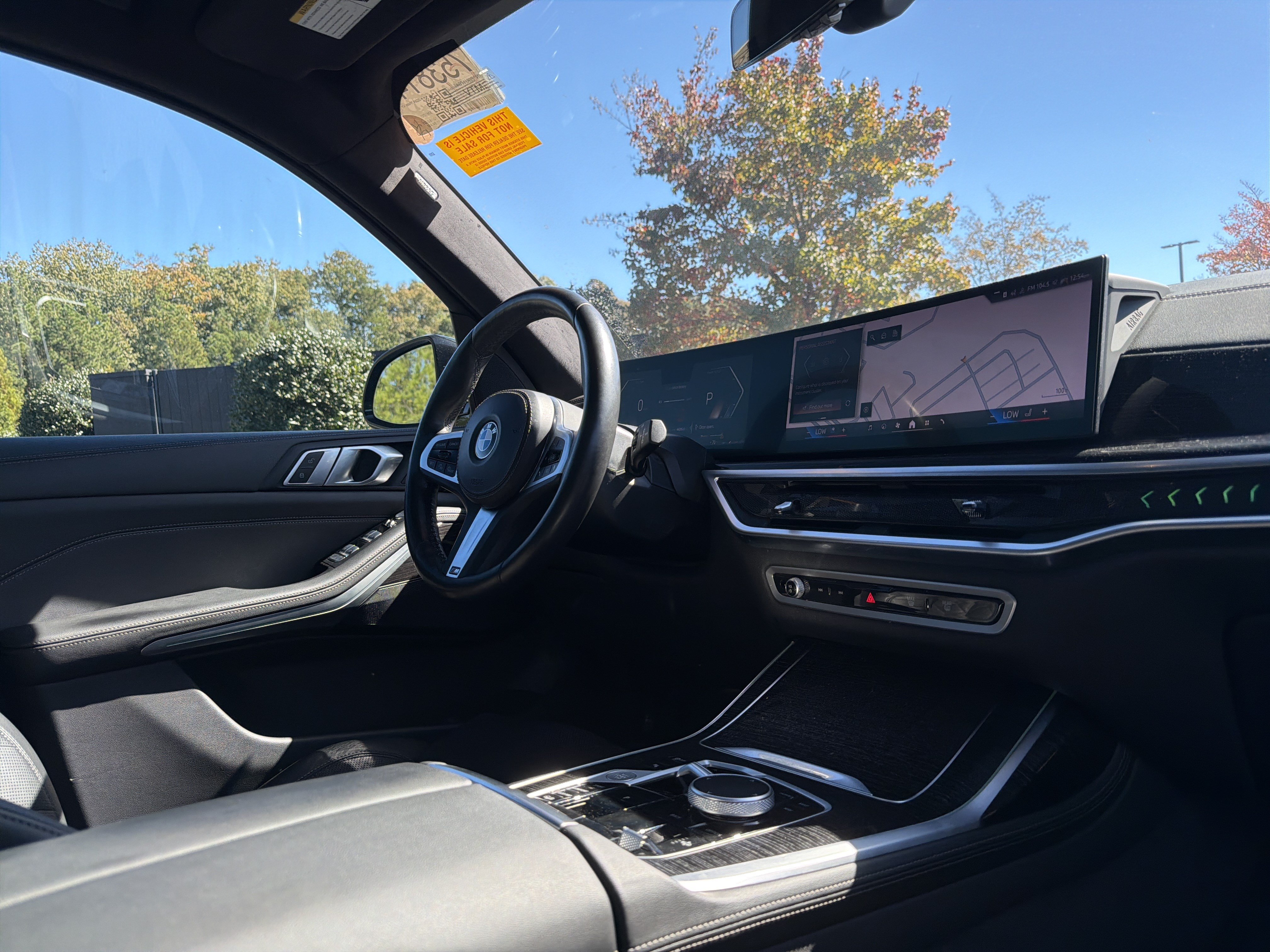 Used 2024 BMW X7 xDrive40i w/ M Sport Package AWD/4WD image 6