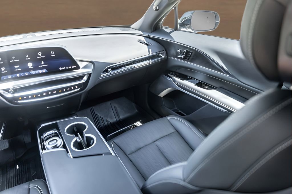 Certified 2025 Cadillac Lyriq Luxury w/ LPO, Floor Liner Package AWD/4WD image 28