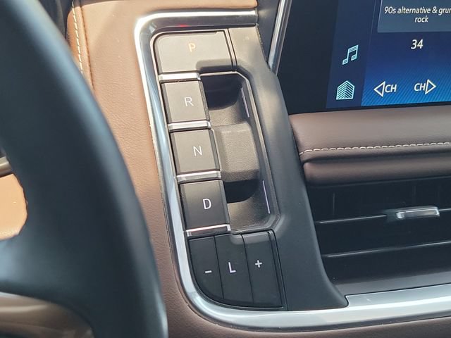 Used 2024 Chevrolet Suburban High Country AWD/4WD image 31