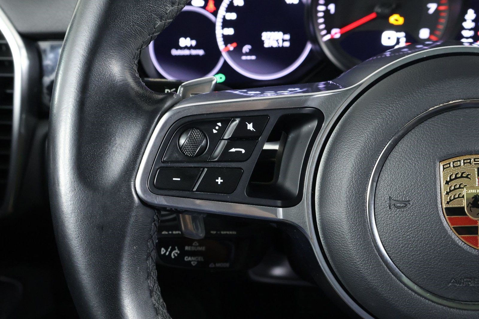 Certified 2023 Porsche Cayenne Platinum Edition AWD/4WD image 14
