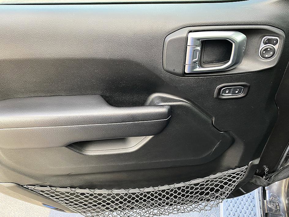 Used 2018 Jeep Wrangler Sport S image 9