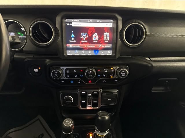 Used 2023 Jeep Wrangler Unlimited Sahara w/ Cold Weather Group AWD/4WD image 19
