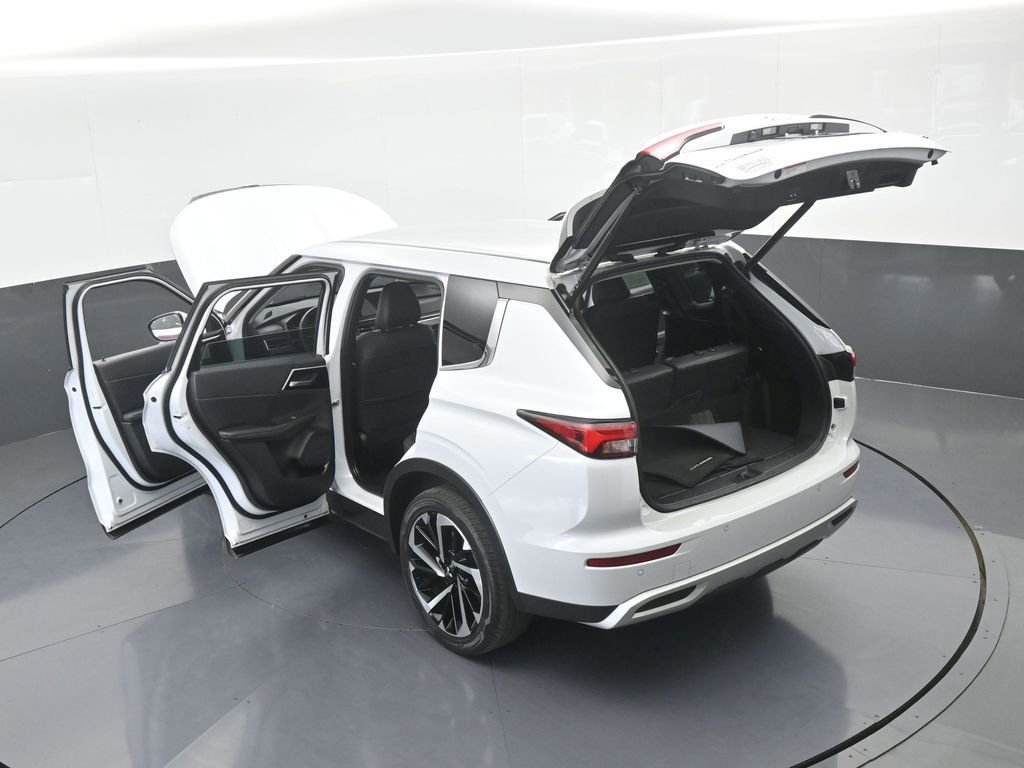 Used 2023 Mitsubishi Outlander SE image 74